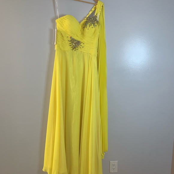 COPY - Tony bowls Prom Dress ,size 10 , yellow color size 10 - Picture 5 of 16